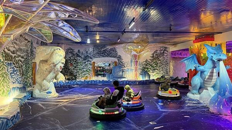 台中室內推薦景點│異想新樂園冰雪奇園│零下10度C玩雪趣│彷彿置身北歐森林夢幻雪景│今夏暑假最夯的親子景點