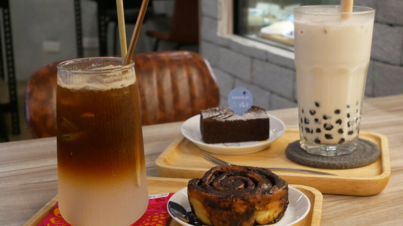 陽台terrase2号店（慈惠店）- 中壢威尼斯影城旁的日系複合式咖啡廳，必點招牌珍奶！！！ *不收服務費，低消一人一杯飲品╰(*°▽°*)╯