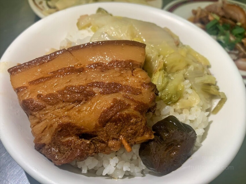 鄉野間必吃的早午餐店，餐點好吃又美味，用餐時間人潮不間斷