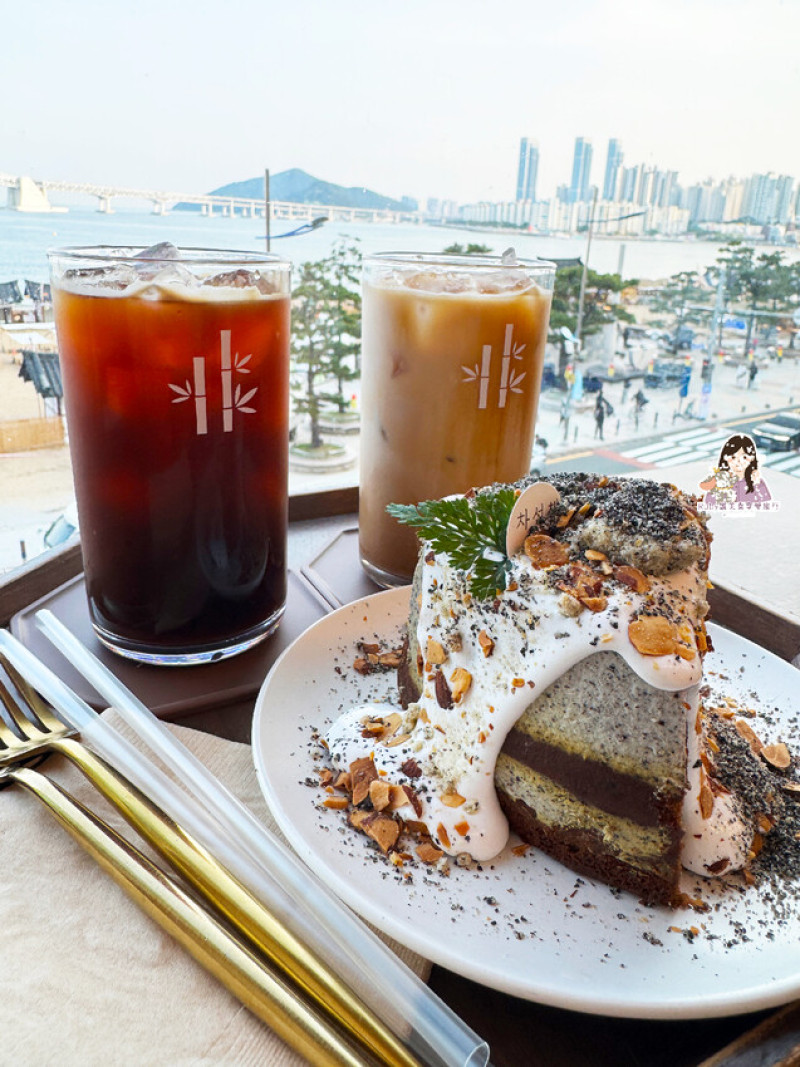 【釜山必訪咖啡廳】Chaseonchaek- 廣安里海景第一排，釜山廣安里最美窗景咖啡廳打卡點-超美海景x甜點 x咖啡 超夢幻超組合｜Ruby說美食享受旅行(@tour_ruby530)