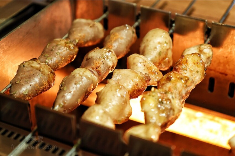 旋轉串燒輕鬆烤又有趣，食材新鮮又美味，精釀啤酒有四種不同風味可選擇