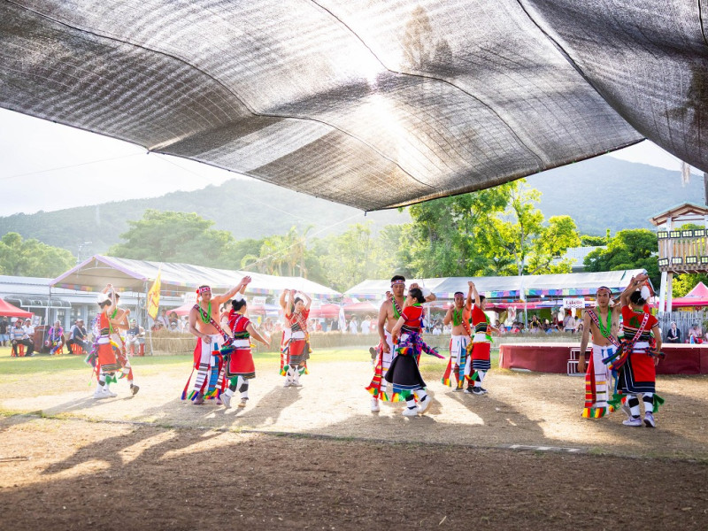 繁花盛開在吉娜魯岸，歡迎來到2025年鳳信部落豐年祭！內有飲酒議題請注意喝酒不開車開車不喝酒！