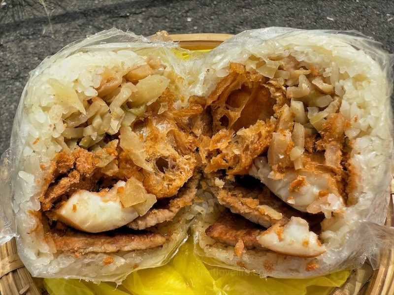 水湳市場附近人氣飯糰早餐店，燒肉嫩又好吃，米粒飽滿，份量也多
