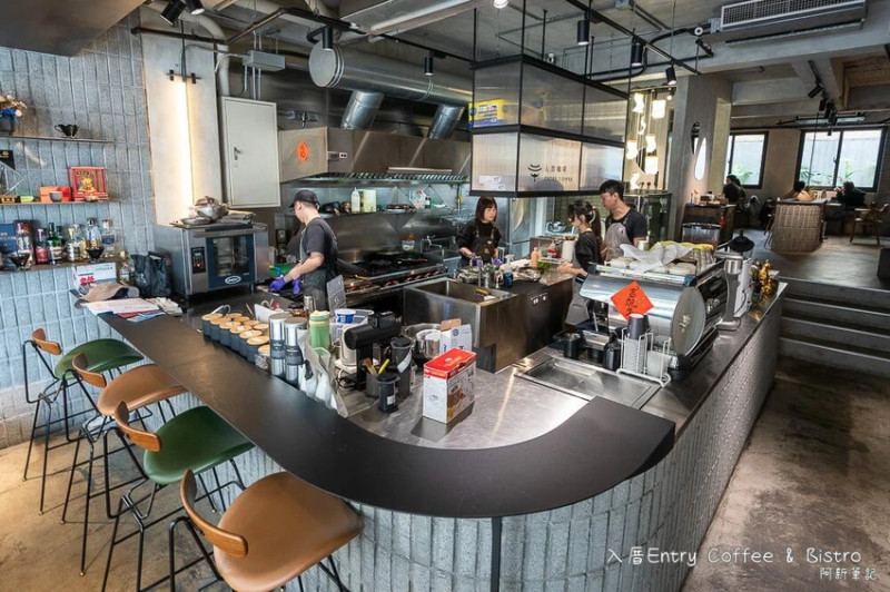 台中車站早午餐必訪！老宅咖啡館舒肥鴨胸與義大利麵道道是主打。