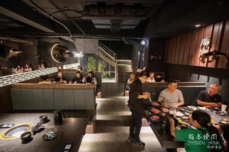 彰化燒肉脂本燒肉超犯規！必點30CM幻切牛舌，A5和牛入口即化。