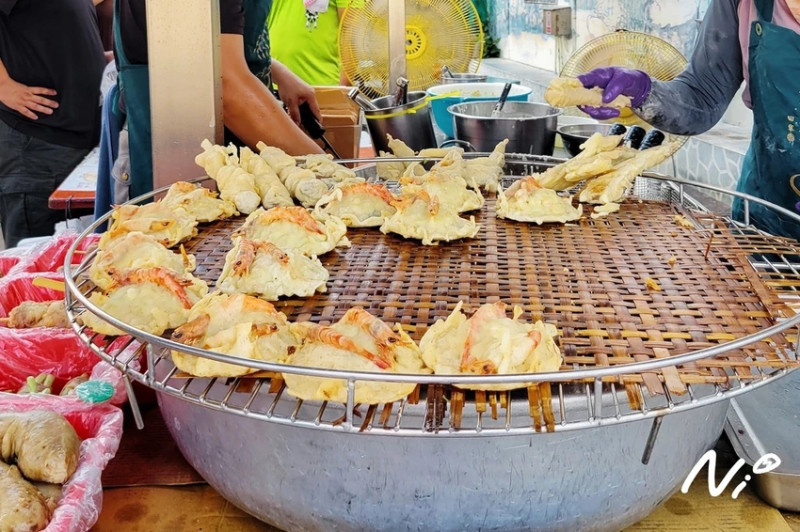 [澎湖白沙]回家炸粿。現做現炸火燒蝦鮮蚵雙併炸粿/八寶肉丸子/澎湖海菜丸子