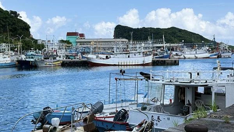 深澳漁港必吃美食【爆炒一番】招牌必點ㄅㄧㄤˋㄅㄧㄤˋ叫海鮮炒飯/喫冰冰店/深澳漁港海天步道/瑞芳不能錯過...