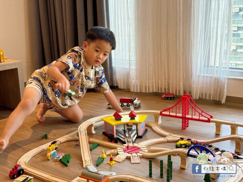 高雄市新興區為什麼高鐵飯店聯票爆紅？3個理由讓我選擇《捷絲旅高雄站前館》！親子房完整開箱。