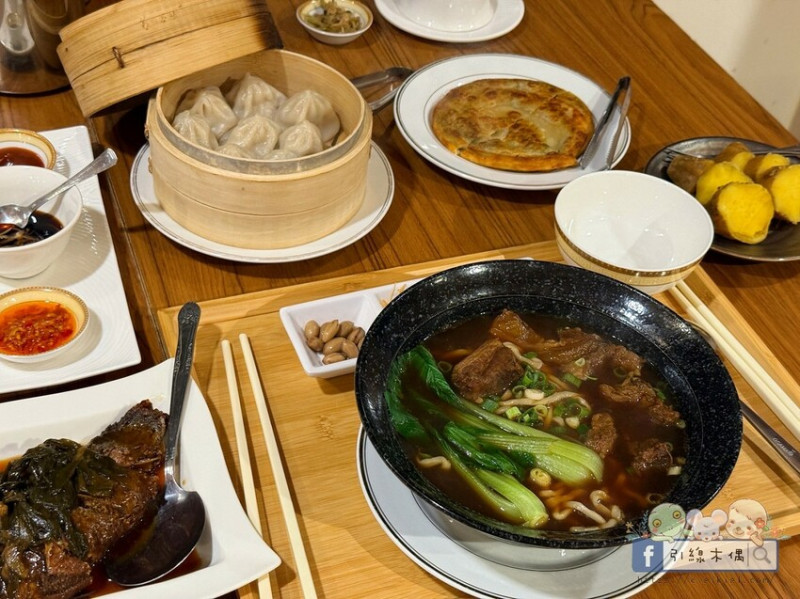 台中市沙鹿區✈️ 機場旁的眷村味！《眷戀飛翔小餐館》台中隱藏版眷村美食‧必點料理！