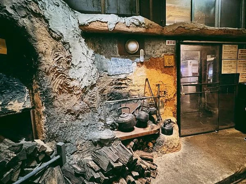 韓國黑豬肉必吃名店！山清炭火，炭香濃郁媲美和牛的銷魂滋味。