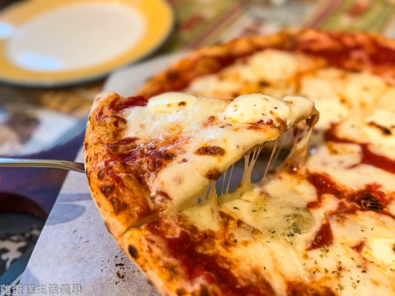 新竹竹東最道地的披薩！義大利老闆Sandro pizza，36種口味選擇障礙發作。