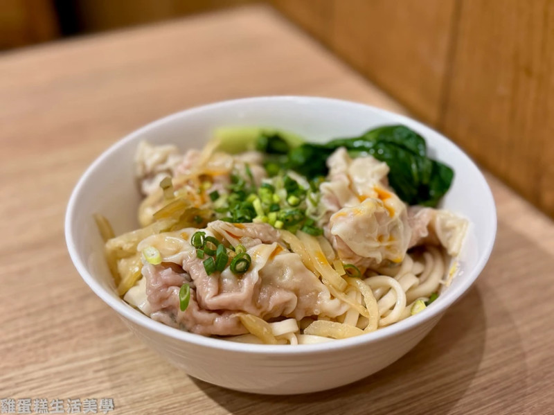 【新竹食記】游麵館關新店 - 被麵店耽誤的魯肉飯店，餛飩超大顆吃起來很過癮