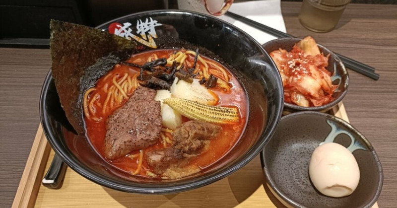 忠孝復興拉麵新開店！盛牪牛骨拉麵大安區拉麵必吃，牛骨湯頭打破傳統豚骨。