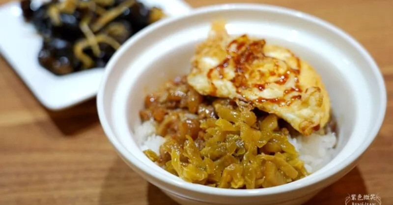 宜蘭羅東美食必吃！上品佑食堂炸蛋魯肉飯、客家湯圓在地人推爆。