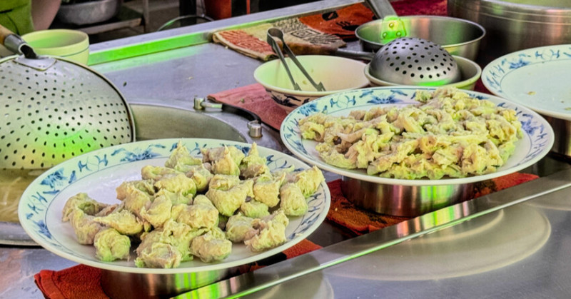 高雄鹽埕早餐必吃！阿貴虱目魚店高雄人激推，魚肚丸、魚皮湯超鮮甜。
