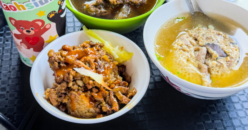 高雄鹽埕美食必吃！北港蔡三代筒仔米糕連4年必比登推薦，傳三代古早味美食。