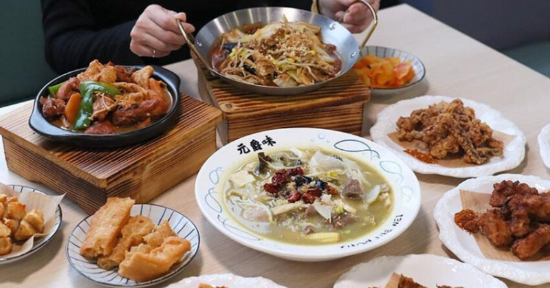 新竹香山元爵味2.0，黃燜雞米飯與酸菜魚雙主打