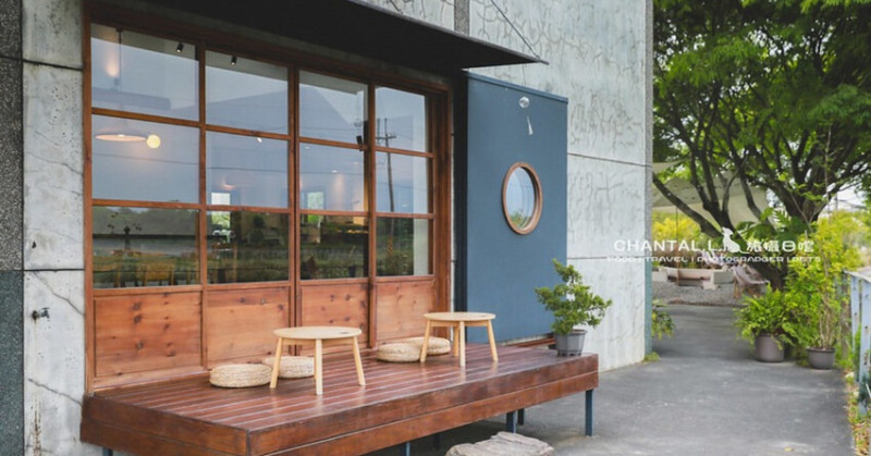 【員山鄉/美食】田中間的文青咖啡店；遠離塵囂的溪邊庭院風光-光宅