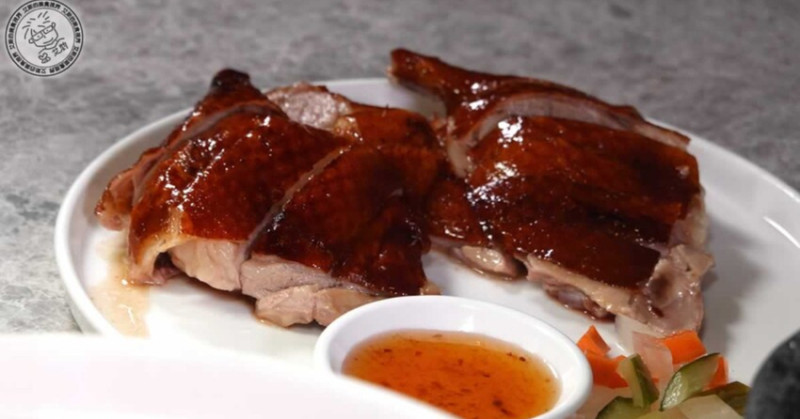 信義區美食老字號「新葡苑」新開店，港點燒臘 包廂唱歌聚餐超嗨。