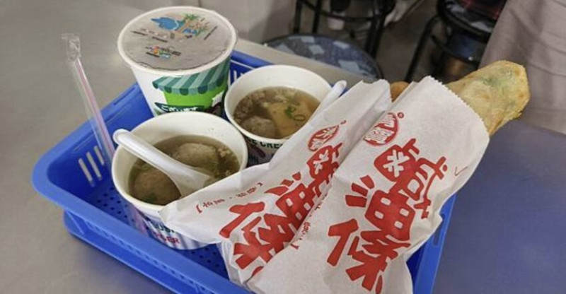 南投埔里清寶鹹油條！在地人激推古早味獨特酥炸口感、多樣配料，排隊也甘願～ 