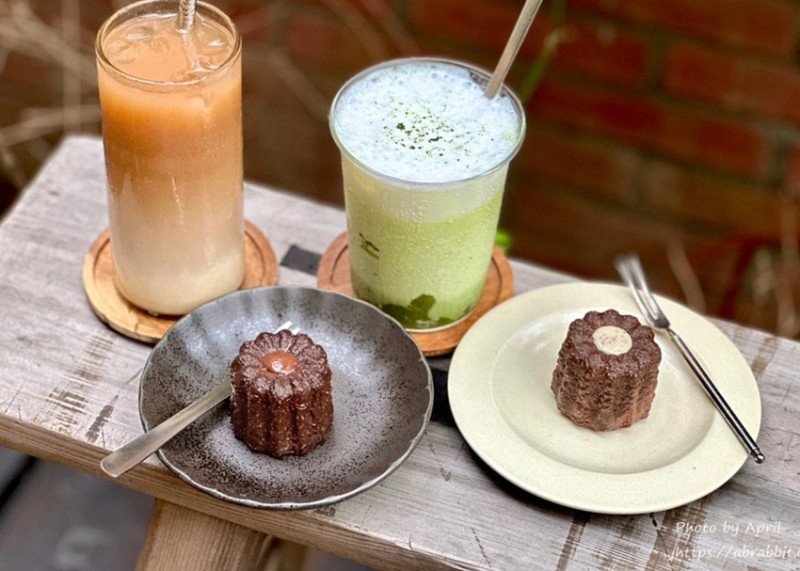 知汐咖啡超好拍！台中西屯巷弄中的下午茶，推薦放夏奶茶與特色可麗露。