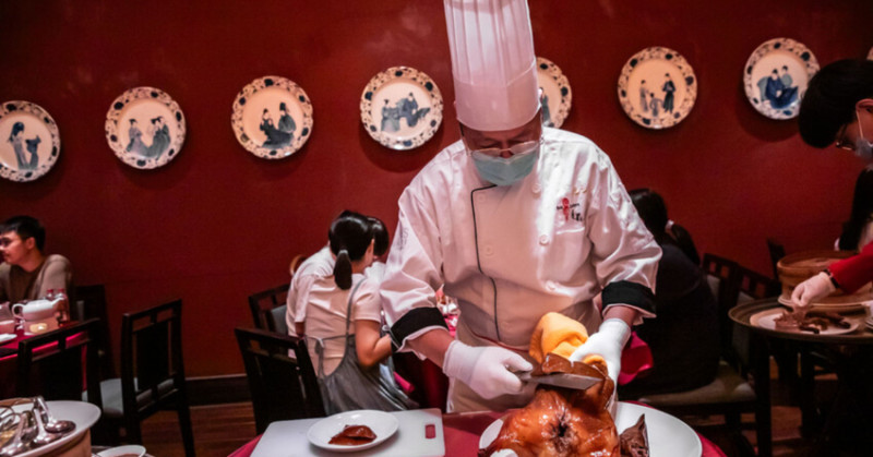 想吃頂級櫻桃烤鴨？來宜蘭蘭城晶英酒店紅樓中餐廳就對了！招牌一鴨五吃讓你大飽口福！