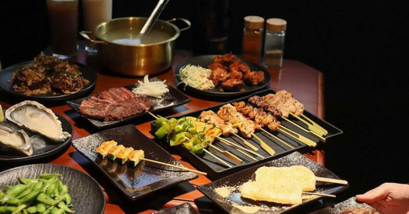 新竹巨城周邊美食！黑色老宅WULI ISLAND LAB日式炭烤串燒、牛排，老宅氛圍超Chill