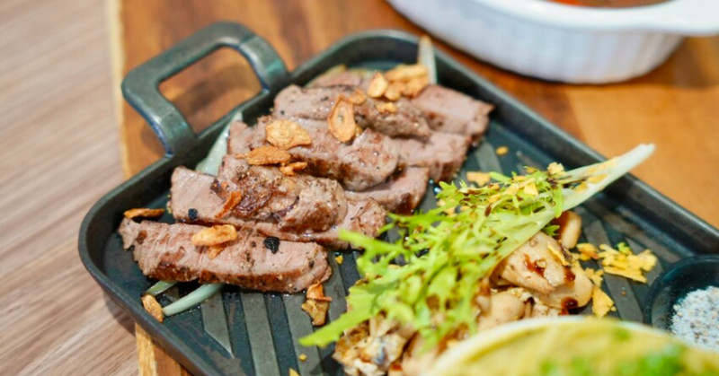 台中早午餐首選！Wpapa鐵板料理夏慕尼前主廚打造，必吃平價菲力牛排早午餐。