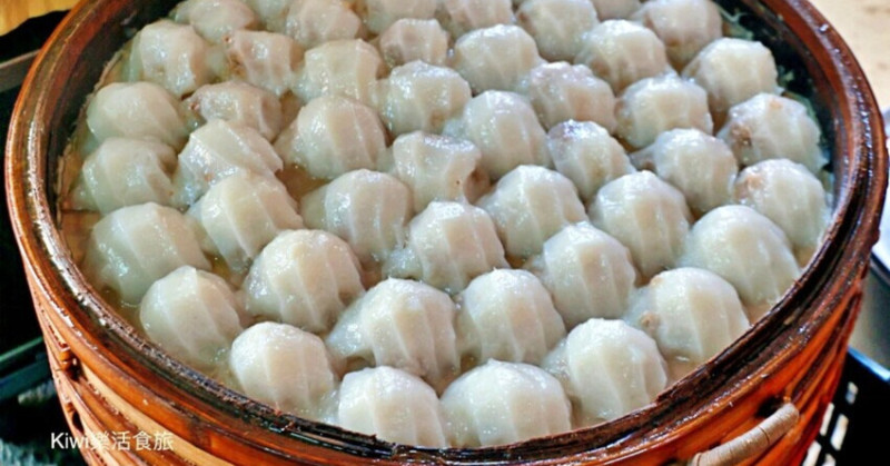 彰化溪湖美食屏東肉圓！市場隱藏版40元蒸肉圓老店，獨特Q彈口感開吃。