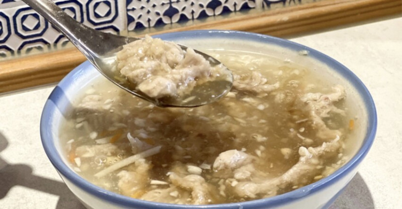 阿娘給的蒜味肉羹，蒜香濃郁成排隊傳奇！更被譽為宜蘭蒜味肉羹的始祖