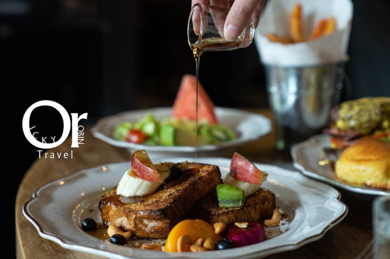 台北早午餐推薦｜333 RESTAURANT & BAR：高CP值早午餐套餐無限供應松露薯條，微醺氣氛早午餐@捷運南京復興美食.松山線美食 - 歐奇羅賓的攝影漫步