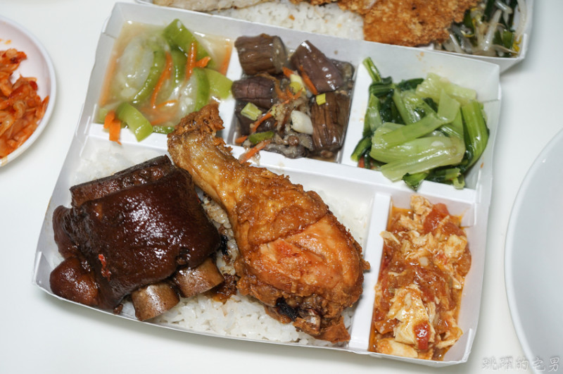 [花蓮美食]俗擱大碗 這家老闆太佛心 雙主菜便當居然只要80元! 雞腿豬腳給他併下去  韓國泡菜鍋100元 花蓮高C/P值小吃  花蓮便當推薦  大稻埕肉羹 @跳躍的宅男