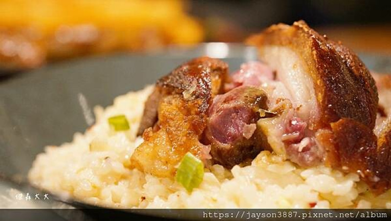 【食記】台北| 南京復興* 舒曼六號餐館(南京店) 森林秘境歐式特色豬腳餐酒館