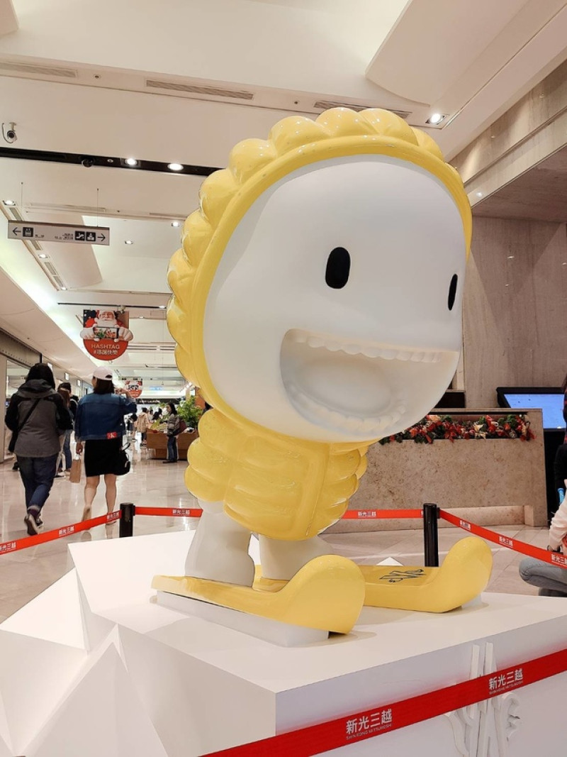 潮人快衝了，Moncler Genius 公仔現身信義區