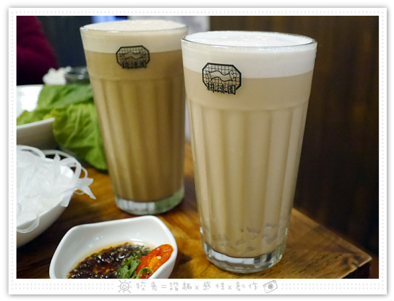 [台南食記] 耕讀園~新開幕分店近台南車站！新光三越百貨公司12樓！無收服務費！推薦脫皮辣椒雞肉鍋！(台南中山店)