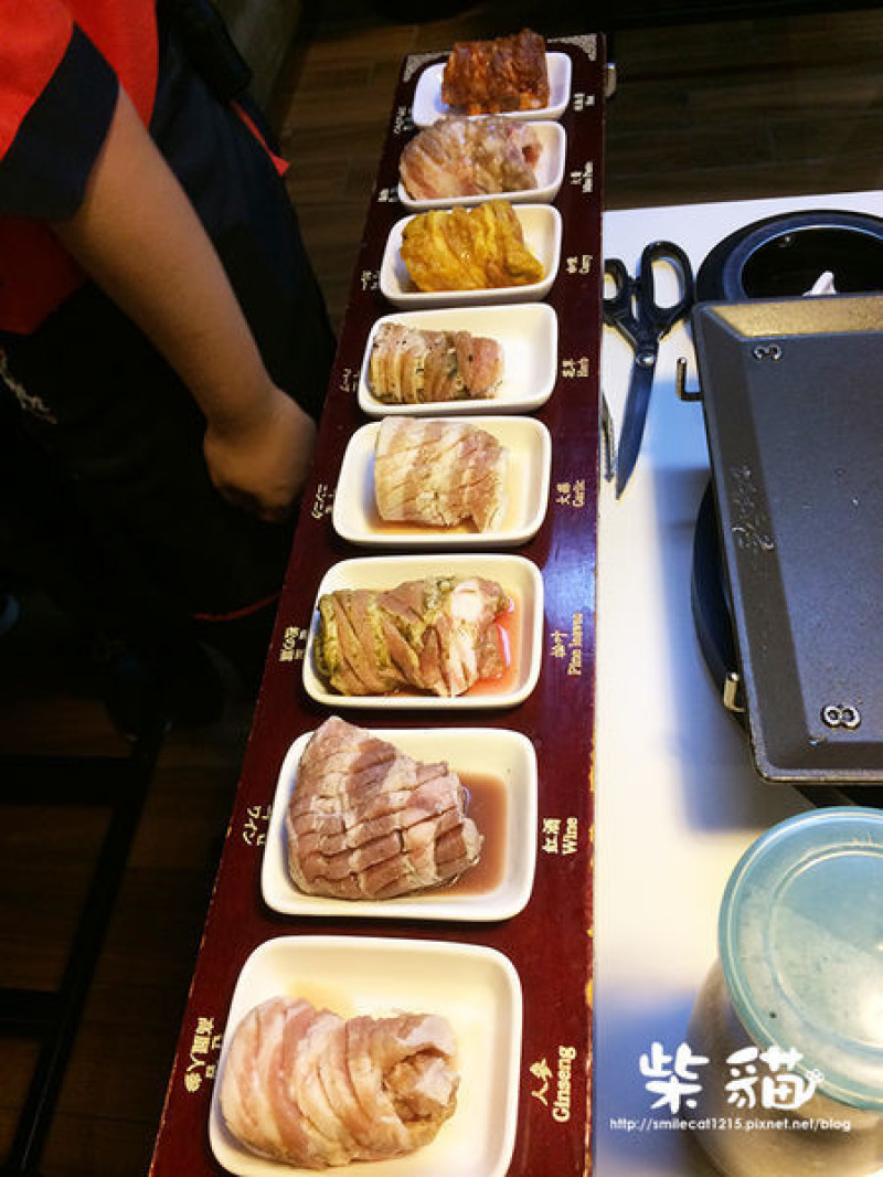 【台北】一口氣品嘗8種烤肉的滋味:::柴貓IN【八色烤肉】