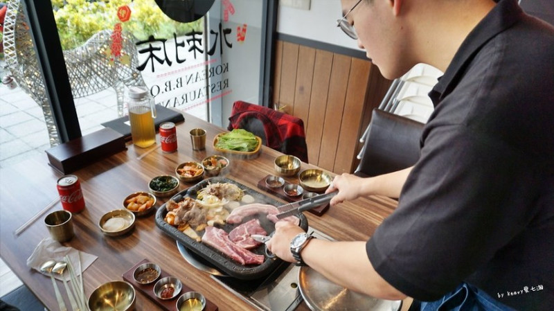 ★高雄鼓山★【水刺床韓式烤肉】美術館美食/桌邊服務/吃烤肉也可以很優雅。