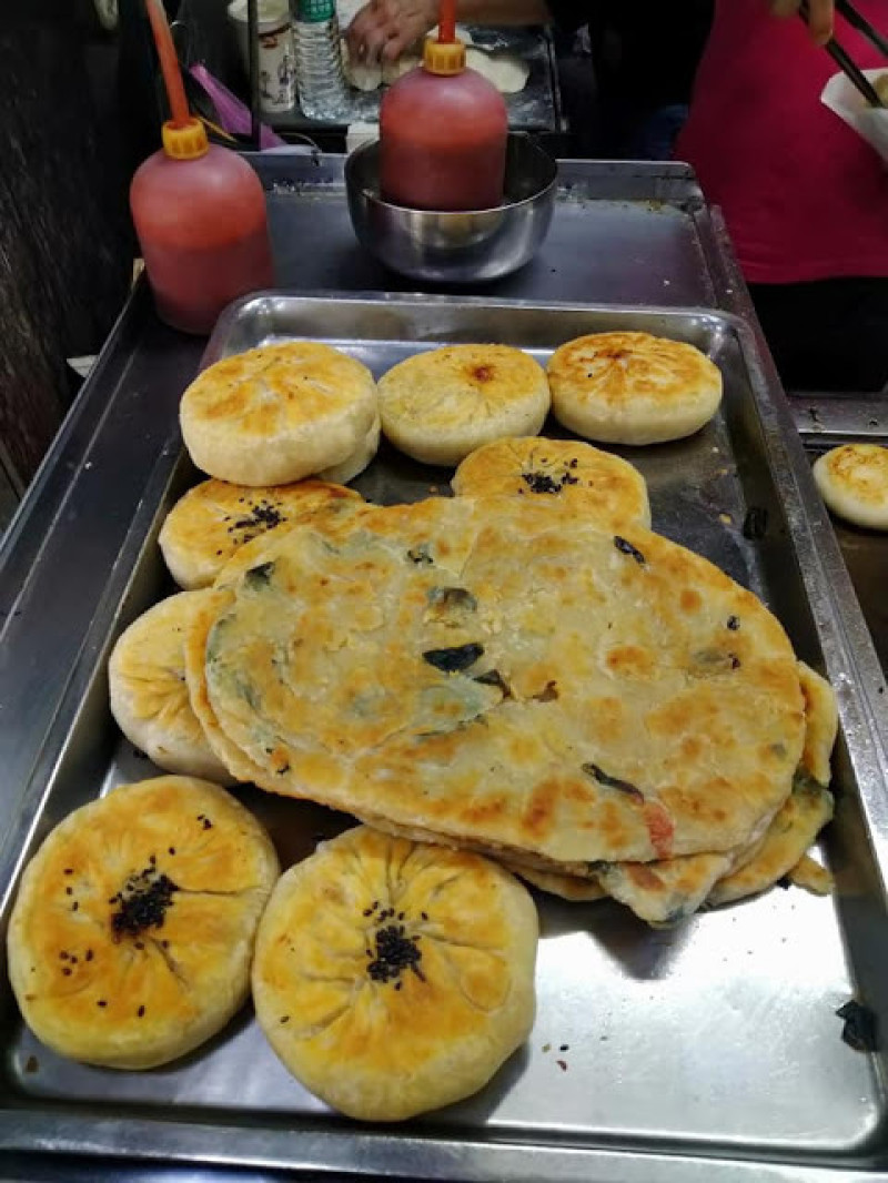 【台中美食】【台中第二市場美食】鄒氏餡餅蔥油餅： 豬肉餡餅、牛肉餡餅皮厚汁多Pork Pie、 Beef pie

