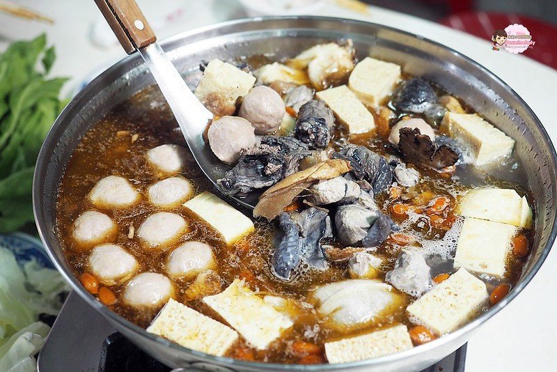 【高雄│鳳山】武慶薑母鴨／菜脯烏骨雞／漢王薑母鴨／武慶路九尾雞～真的很好吃！但他店名到底是什麼？