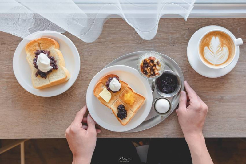 高雄苓雅｜Sun Sun山山﻿﻿-四種口味的山形厚片，每日限量發售