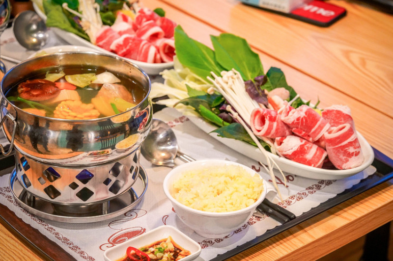 台東太麻里 冉冉時光X魔王 季節野菜小火鍋 阿粨鹹豬肉 小米雞尾酒 是一間以想念為出發的暖心好店 台東美食推薦 台東火鍋 內文有店家資訊