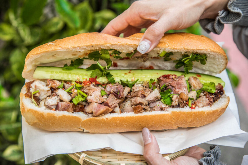 台中市中區台中越南法國麵包工藝｜隨時都在排隊！塞好塞滿超級爆料越南法國麵包