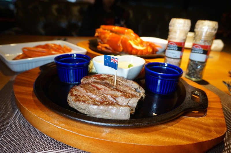 [高雄美食] STEAK KING 牛排龍蝦館-休閒運動風經典美式餐廳/ 高雄牛排推薦/  美式餐廳推薦