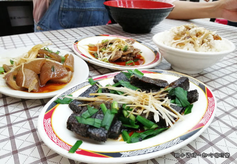 【新北市新莊美食記】天成嘉義火雞肉飯 傳統古早味的30年老店 廟街小吃推薦 銅板美食CP值超高 鄰近武聖廟 捷運新莊站