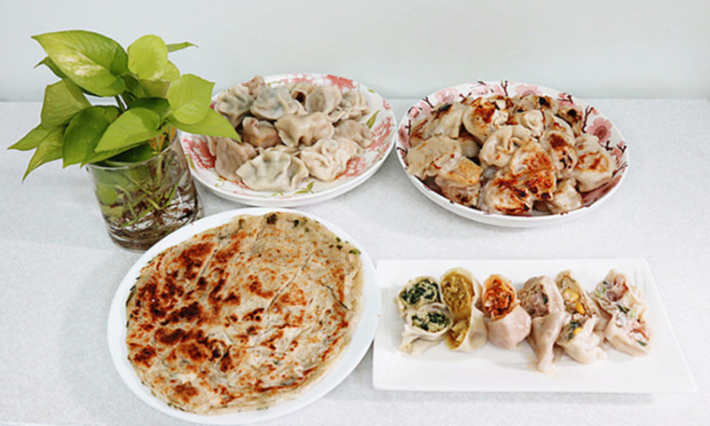 「水餃界中的團購霸主」【鮮食煮藝-爆汁手工水餃】「單月熱賣15萬顆」，6款口味，顆顆飽滿多汁又美味，CP值爆表！