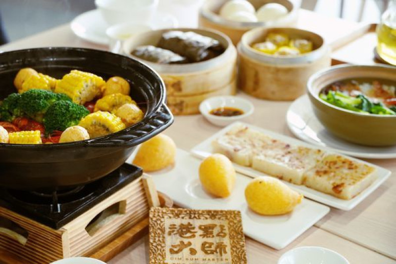 {台中美食}台中港式餐廳推薦：「港點大師」，麗寶Outlet Mall 美食，必吃小龍蝦香辣干鍋、蘋果日報評比冠軍的蝦乾蘿蔔糕、流沙奶黃包！