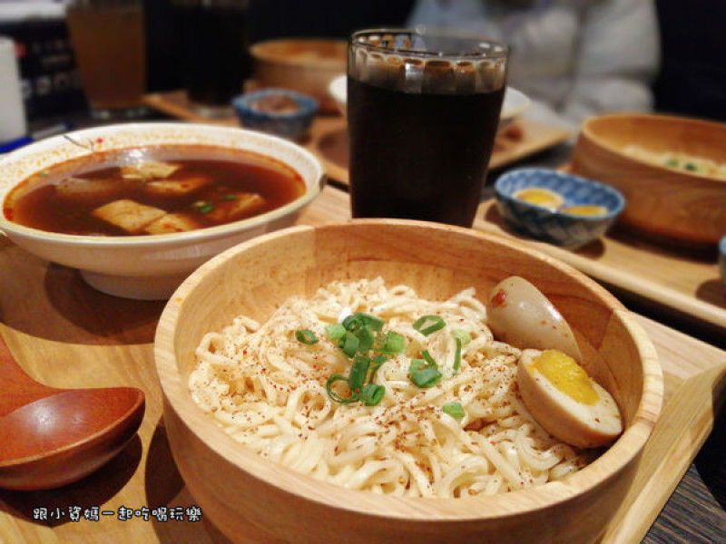 【台北信義區美食記】川師傅功夫麵館 麵食控也會失控的Q彈麵條 獨特川味 香麻夠味 一吃就上癮 微風南山餐廳推薦