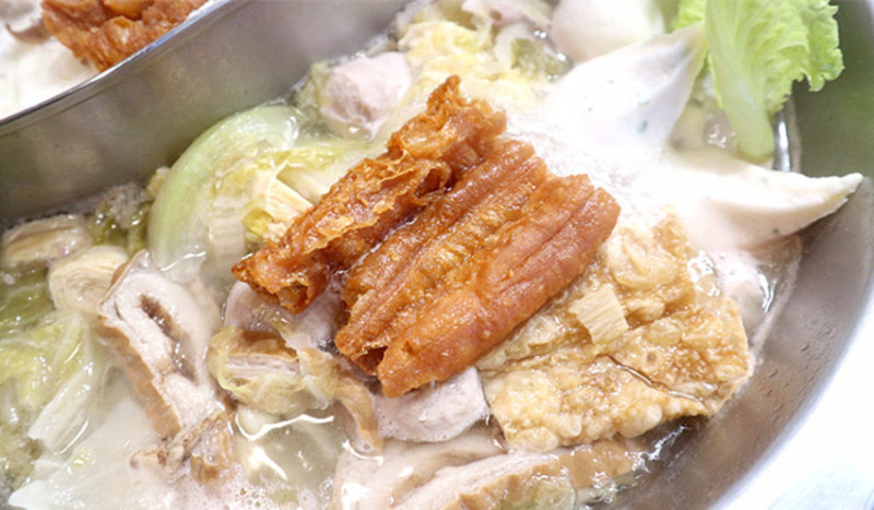 「北車美食」【W.瓦法奇朵-台北車站店】麻辣火鍋、四川菜、牛肉麵及義大利麵、比薩、鬆餅等複合式美食，嘉惠南來北往旅客，滿足中式西式不同喜好的味蕾，更有買一送一等不同優惠！ 