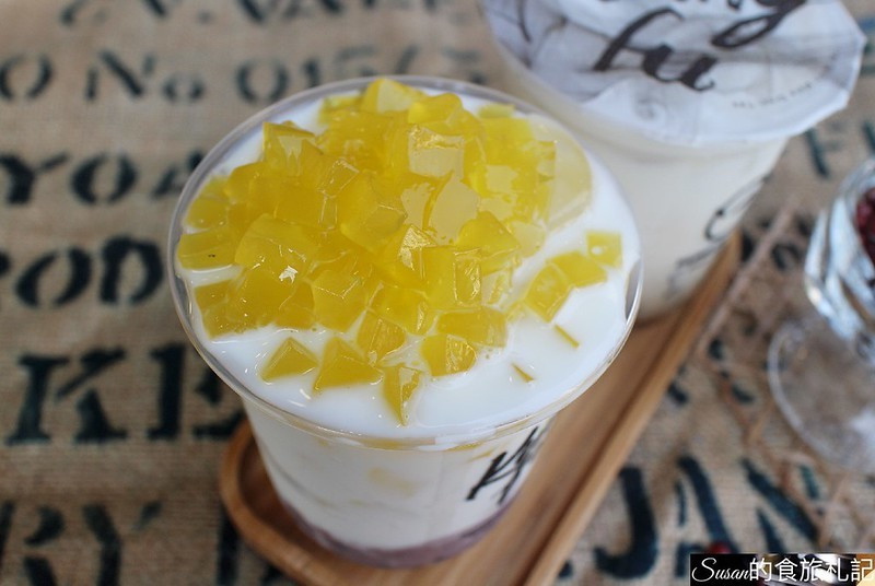 黎明路飲料|手作功夫茶在地經營超過10年，巧思創意特別的古早味飲料紅豆粉粿鮮奶、讓人喝飽飽的38奶霸、新鮮水果為基底的水果茶王都讓人很喜歡  手作功夫茶-黎明店