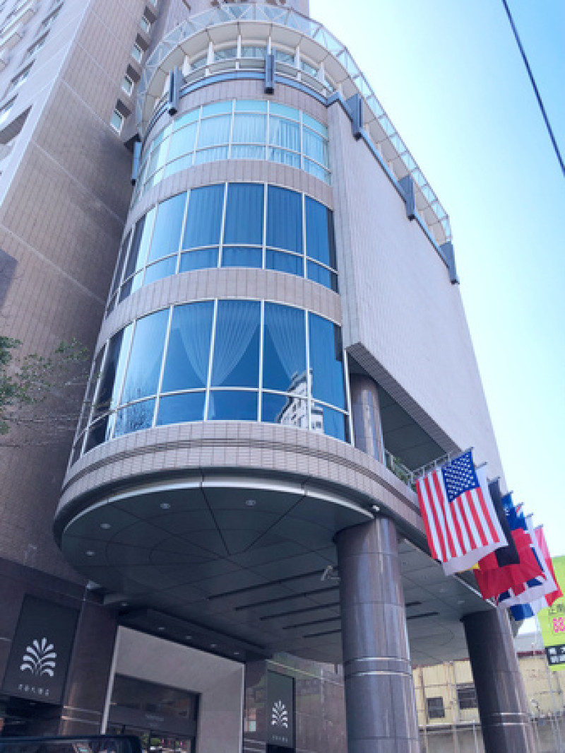 新竹住宿推薦│老爺酒店♥家庭房 順遊新竹動物園、新瓦屋客家文化保存區：) 住一晚五星級觀光飯店~ 親子友善、健身房、SPA、溫水游泳池、撞球室